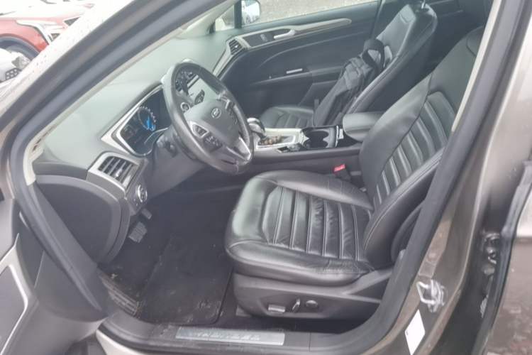 Used Ford Mondeo 2013 2.0L GTDi 200 Fashion Edition Left Front Seat