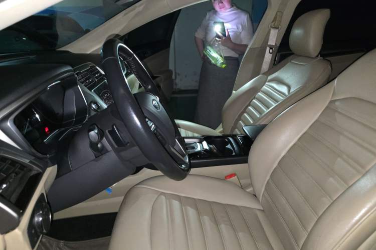 Used Ford Mondeo 2013 2.0L GTDi 200 Luxury Model Left Front Seat