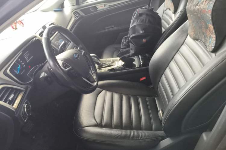 Used Ford Mondeo 2013 2.0L GTDi 200 Luxury Model Left Front Seat