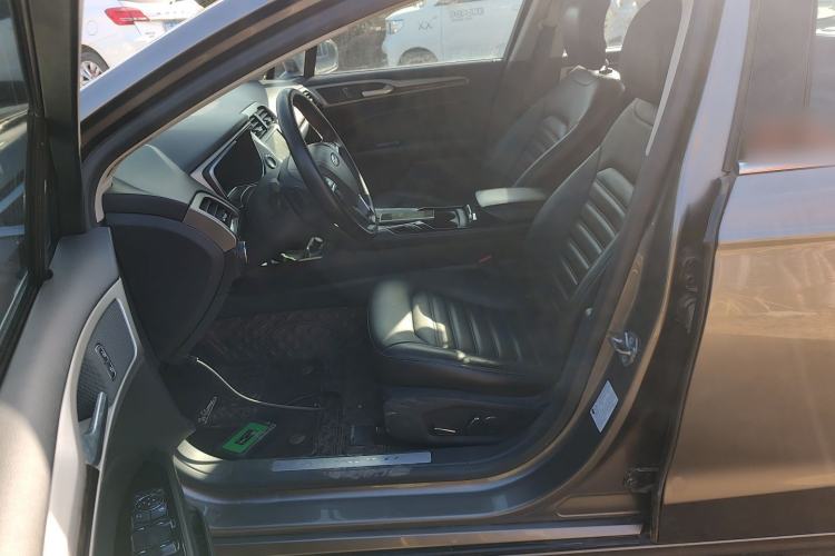 Used Ford Mondeo 2013 2.0L GTDi 200 Luxury Model Left Front Seat