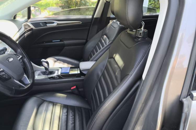 Used Ford Mondeo 2013 2.0L GTDi 200 Fashion Edition Left Front Seat
