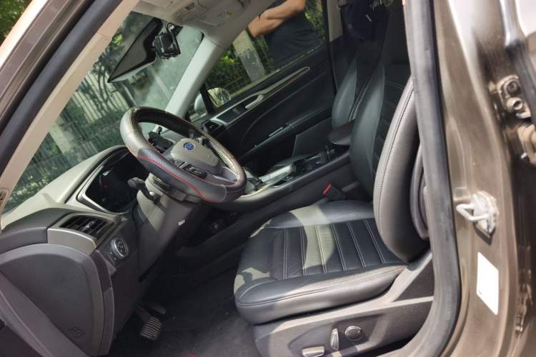 Used Ford Mondeo 2013 2.0L GTDi 200 Fashion Edition Left Front Seat
