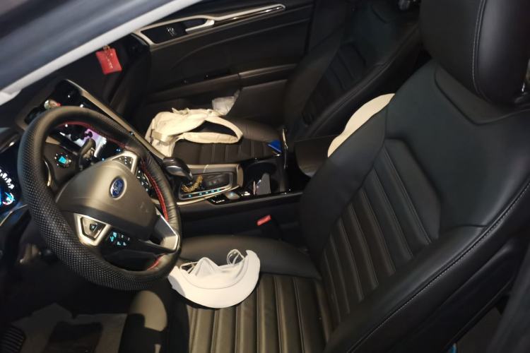Used Ford Mondeo 2013 2.0L GTDi 200 Fashion Edition Left Front Seat