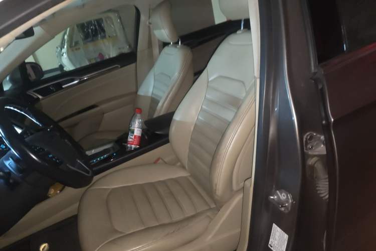 Used Ford Mondeo 2013 2.0L GTDi 200 Luxury Model Left Front Seat