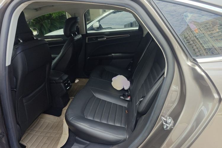 Used Ford Mondeo 2013 2.0L GTDi 200 Luxury Model Left Rear Seat