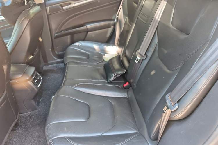 Used Ford Mondeo 2013 2.0L GTDi240 Luxury Sport Model Left Rear Seat