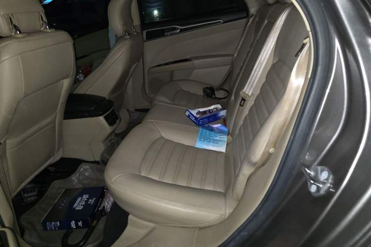 Used Ford Mondeo 2013 2.0L GTDi 200 Luxury Model Left Rear Seat