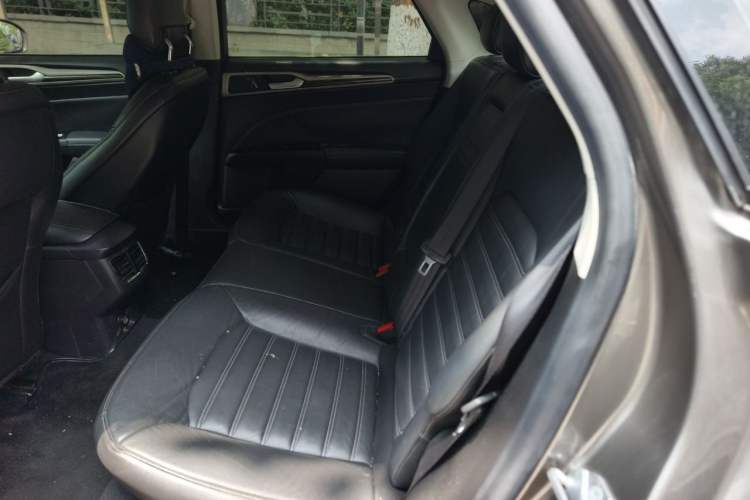 Used Ford Mondeo 2013 2.0L GTDi 200 Fashion Edition Left Rear Seat