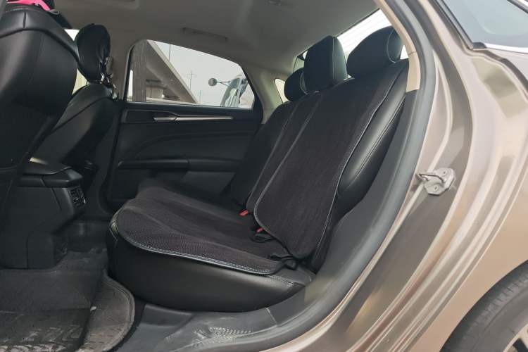 Used Ford Mondeo 2013 2.0L GTDi240 Luxury Sport Model Left Rear Seat