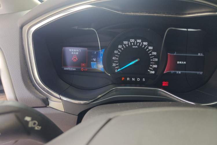 Used Ford Mondeo 2013 2.0L GTDi 200 Luxury Model Odometer Close Up