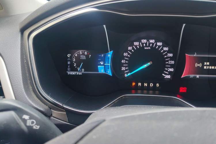 Used Ford Mondeo 2013 2.0L GTDi 200 Luxury Model Odometer Close Up