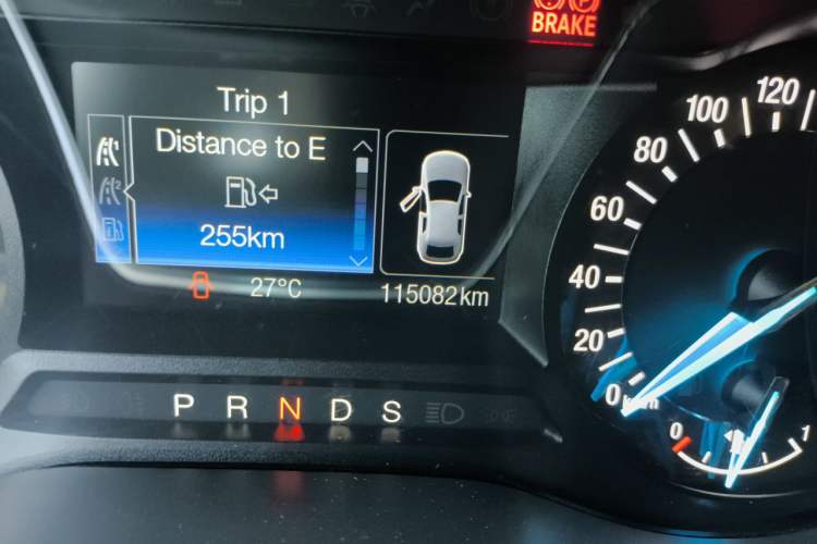 Used Ford Mondeo 2013 2.0L GTDi 200 Fashion Edition Odometer Close Up