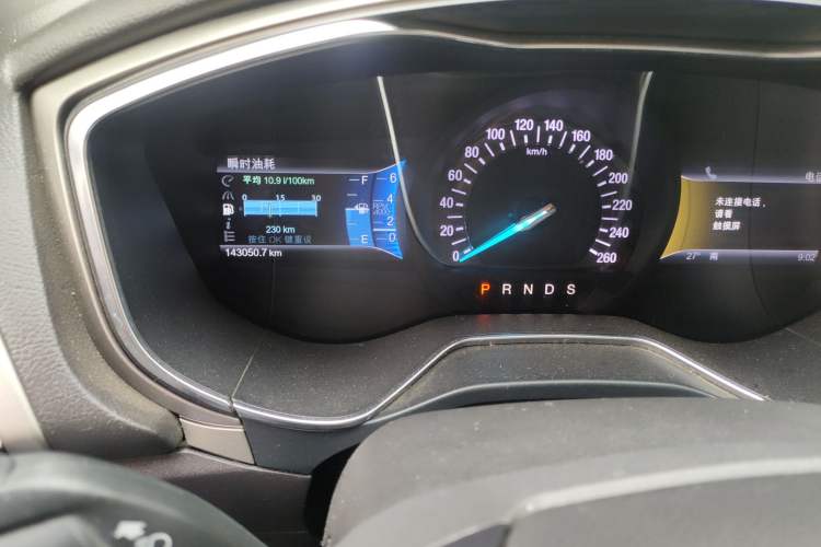 Used Ford Mondeo 2013 2.0L GTDi 200 Luxury Model Odometer Close Up