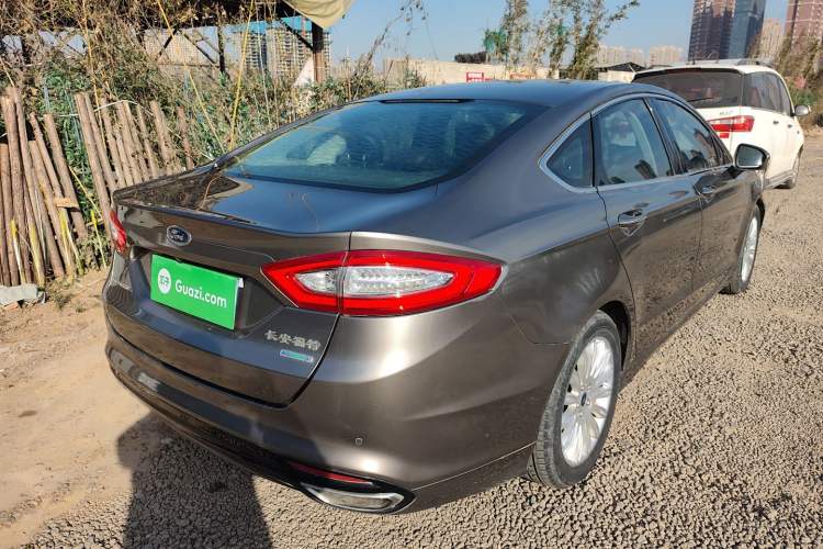 Used Ford Mondeo 2013 2.0L GTDi 200 Luxury Model Rear Right 45 Deg
