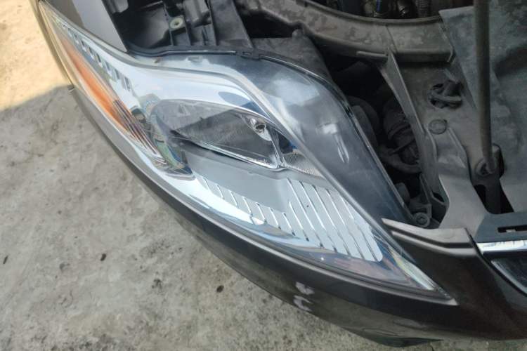 Used Ford Mondeo 2013 2.3L Fashion Edition Right Front Headlight