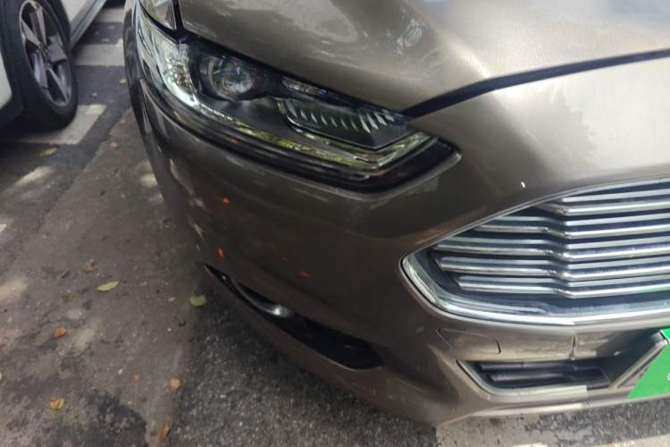 Used Ford Mondeo 2013 2.0L GTDi 200 Luxury Model Right Front Headlight