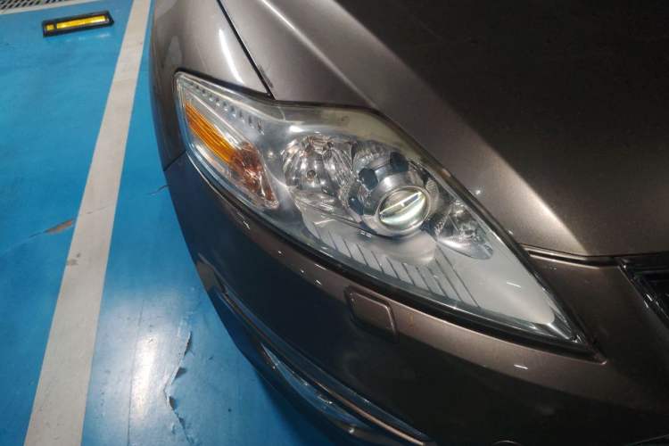 Used Ford Mondeo 2013 2.3L Luxury Model Right Front Headlight