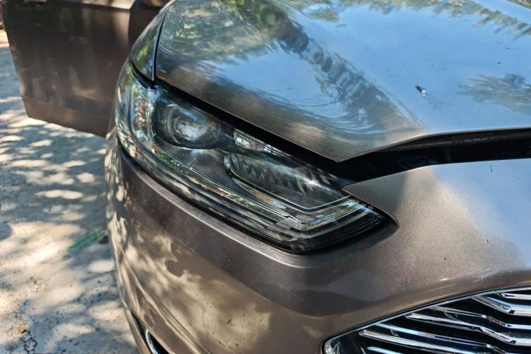 Used Ford Mondeo 2013 2.0L GTDi240 Luxury Sport Model Right Front Headlight