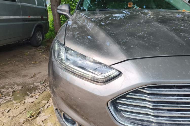 Used Ford Mondeo 2013 2.0L GTDi 200 Luxury Model Right Front Headlight