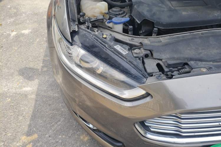 Used Ford Mondeo 2013 2.0L GTDi 200 Fashion Edition Right Front Headlight