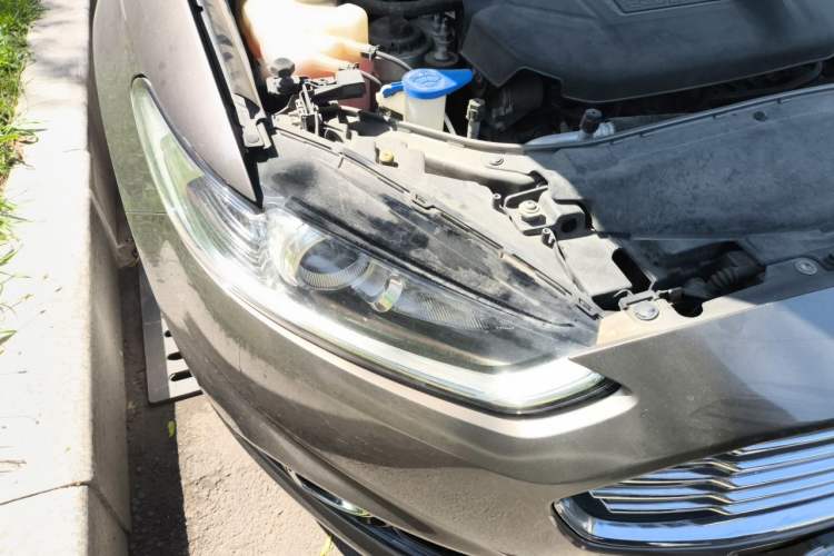 Used Ford Mondeo 2013 2.0L GTDi 200 Fashion Edition Right Front Headlight