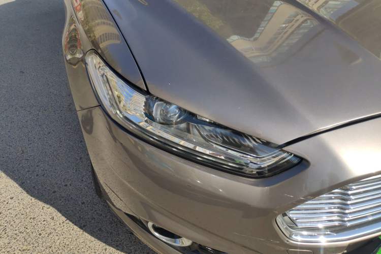 Used Ford Mondeo 2013 2.0L GTDi 200 Luxury Model Right Front Headlight