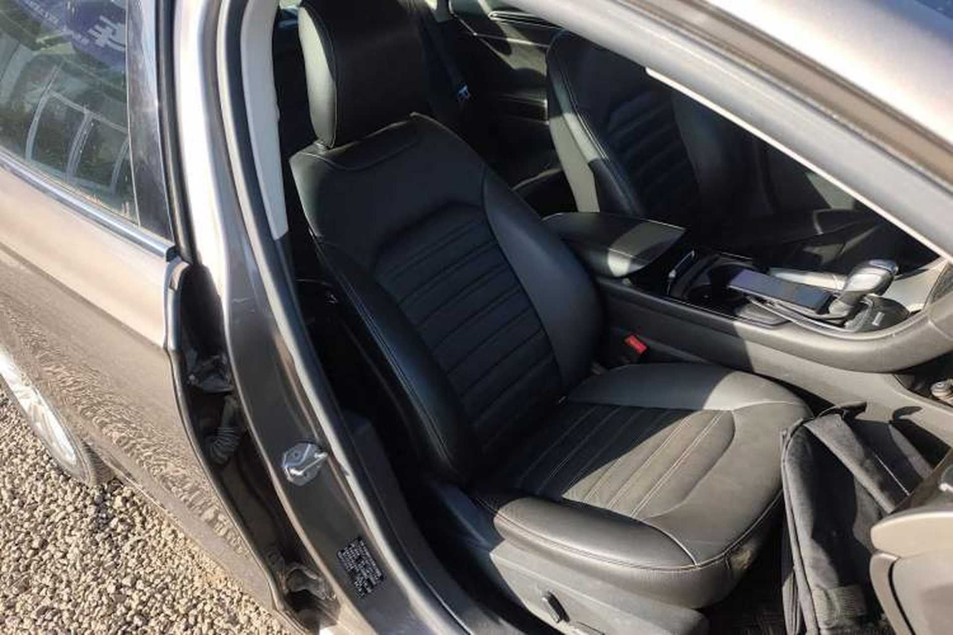 Used Ford Mondeo 2013 2.0L GTDi 200 Luxury Model Right Front Seat