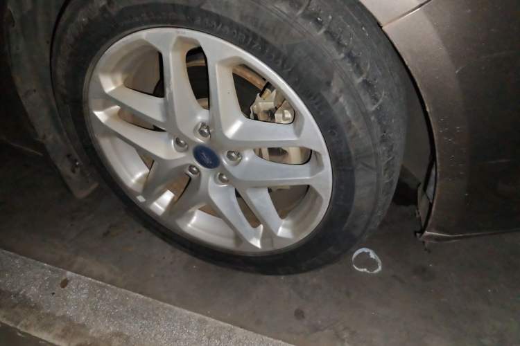 Used Ford Mondeo 2013 1.5L GTDi180 Fashion Edition Right Front Wheel Hub