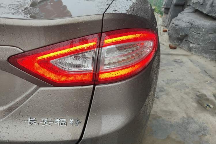 Used Ford Mondeo 2013 2.0L GTDi 200 Fashion Edition Right Rear Taillight