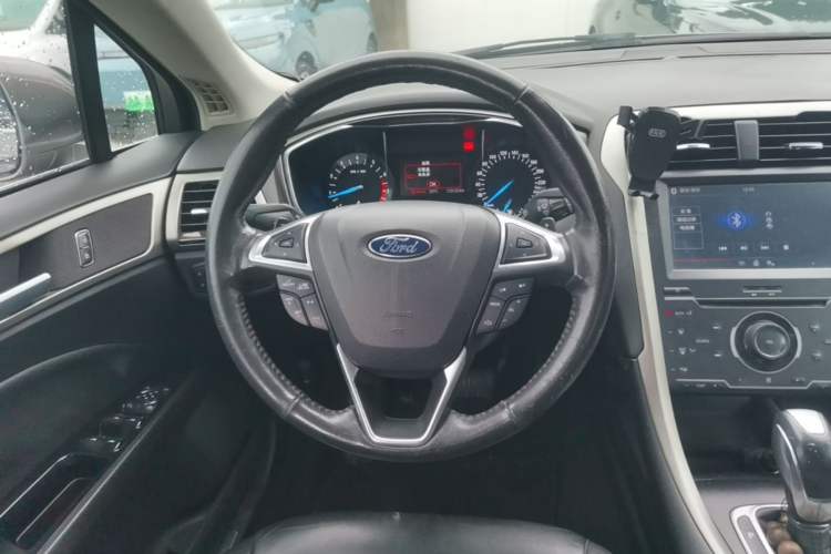 Used Ford Mondeo 2013 2.0L GTDi 200 Fashion Edition Steering Wheel
