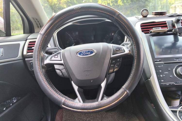 Used Ford Mondeo 2013 2.0L GTDi 200 Fashion Edition Steering Wheel