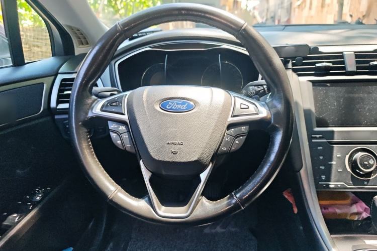 Used Ford Mondeo 2013 2.0L GTDi240 Luxury Sport Model Steering Wheel