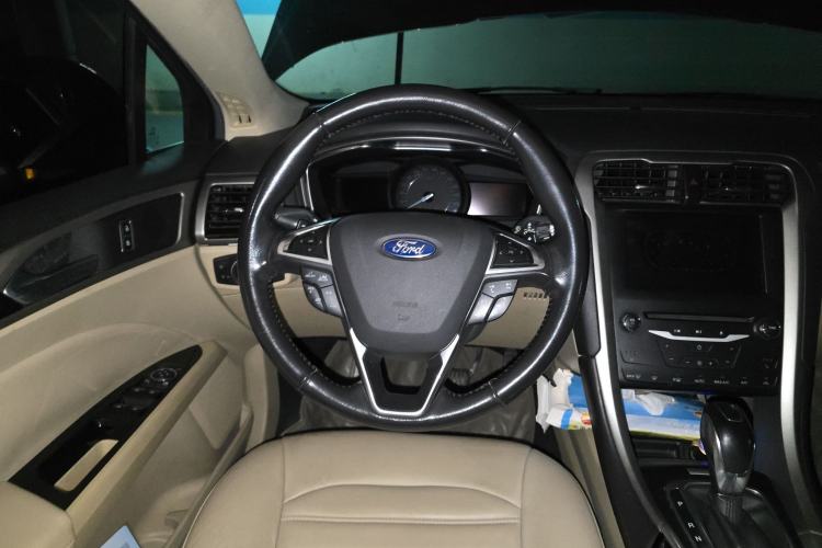 Used Ford Mondeo 2013 2.0L GTDi 200 Luxury Model Steering Wheel