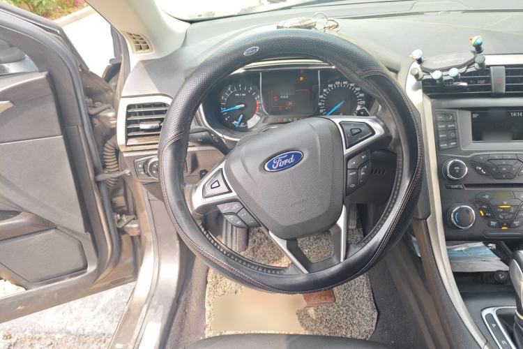 Used Ford Mondeo 2013 2.0L GTDi 200 Fashion Edition Steering Wheel