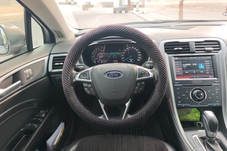 Used Ford Mondeo 2013 2.0L GTDi240 Luxury Sport Model Steering Wheel