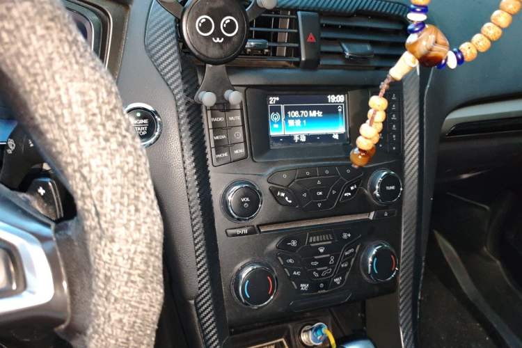 Used Ford Mondeo 2013 2.0L GTDi 200 Fashion Edition Audio And AC Panel
