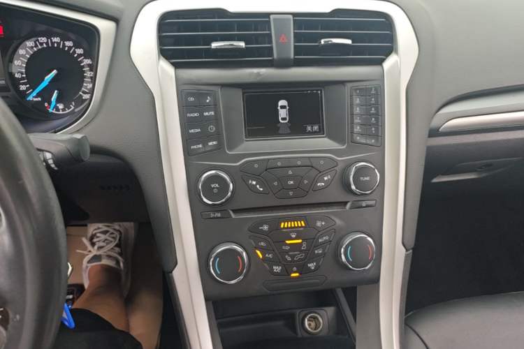 Used Ford Mondeo 2013 1.5L GTDi180 Fashion Edition Audio And AC Panel