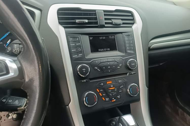 Used Ford Mondeo 2013 1.5L GTDi180 Fashion Edition Audio And AC Panel