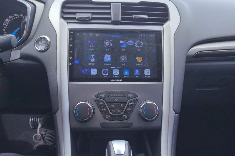 Used Ford Mondeo 2013 2.0L GTDi 200 Fashion Edition Audio And AC Panel