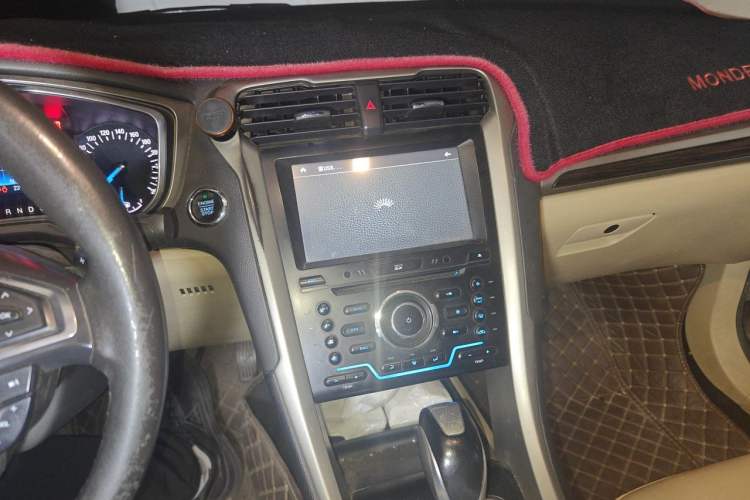 Used Ford Mondeo 2013 2.0L GTDi 200 Fashion Edition Audio And AC Panel