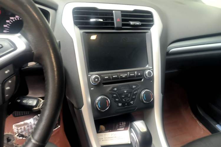 Used Ford Mondeo 2013 1.5L GTDi180 Fashion Edition Audio And AC Panel