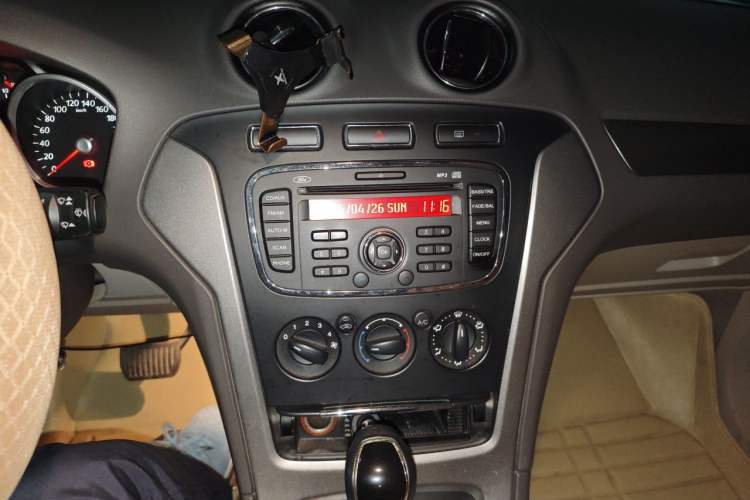 Used Ford Mondeo 2013 2.3L Fashion Edition Audio And AC Panel