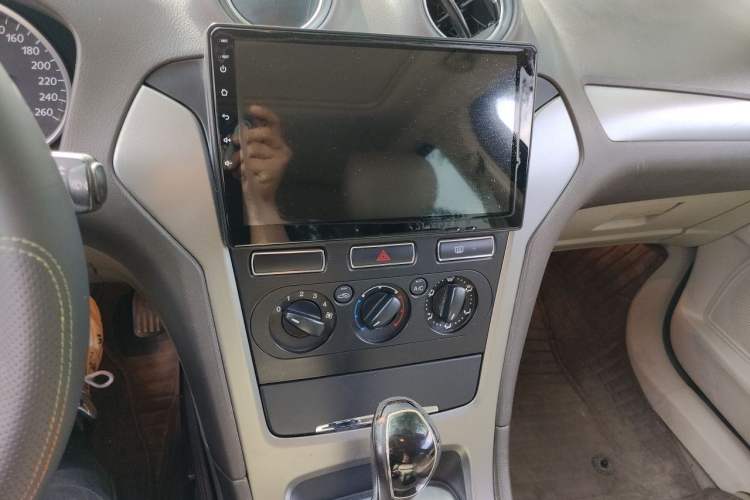 Used Ford Mondeo 2013 2.3L Fashion Edition Audio And AC Panel