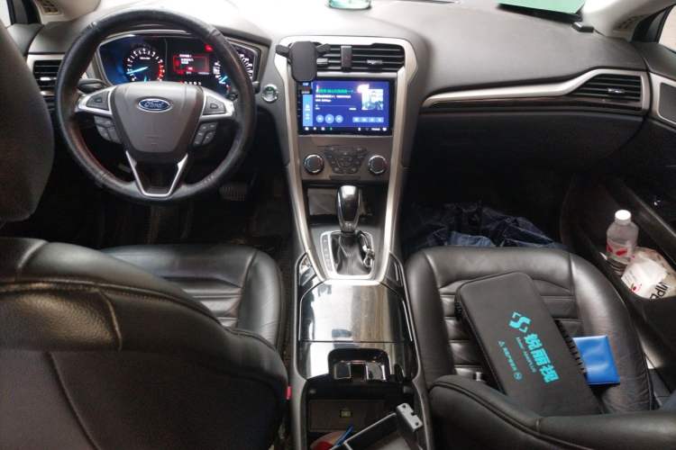 Used Ford Mondeo 2013 2.0L GTDi 200 Fashion Edition Audio And AC Panel