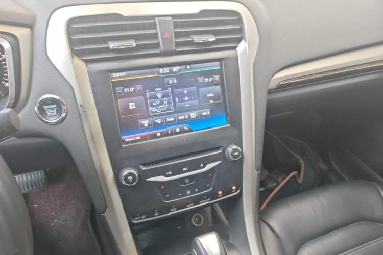 Used Ford Mondeo 2013 2.0L GTDi 200 Fashion Edition Audio And AC Panel