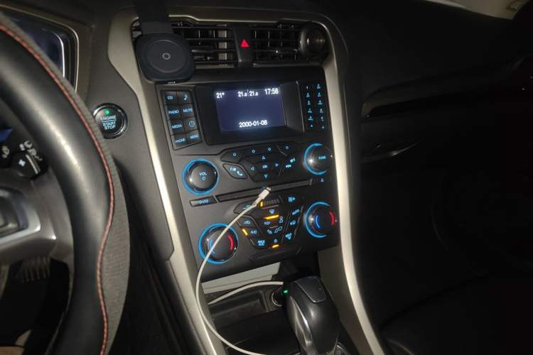 Used Ford Mondeo 2013 2.0L GTDi 200 Fashion Edition Audio And AC Panel