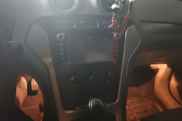 Used Ford Mondeo 2013 2.3L Fashion Edition Audio And AC Panel