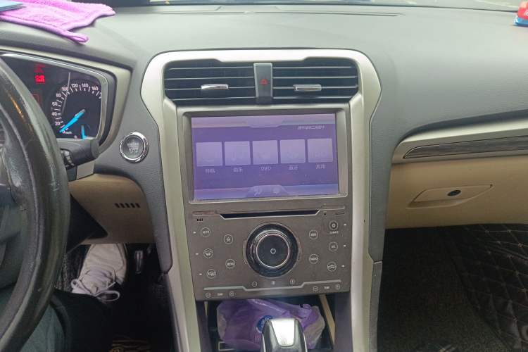 Used Ford Mondeo 2013 2.0L GTDi 200 Fashion Edition Audio And AC Panel