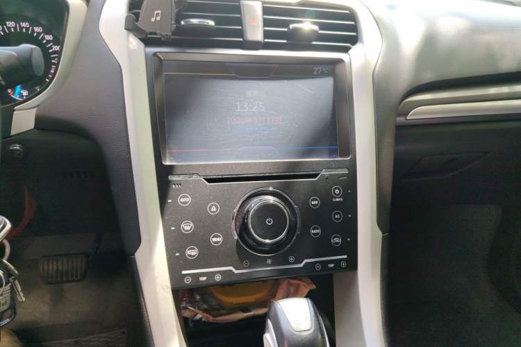 Used Ford Mondeo 2013 1.5L GTDi180 Fashion Edition Audio And AC Panel