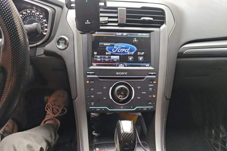 Used Ford Mondeo 2013 2.0L GTDi240 Luxury Sport Model Audio And AC Panel